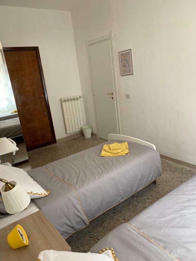 Hotel Station & Airport à Pise Extérieur photo
